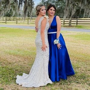 PROM DRESS  . Jovani (Cream and sliver dress)